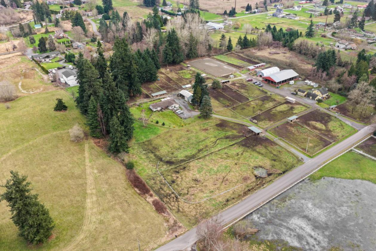 ESTABLISHED 10- ACRE EQUESTRIAN BOARDING OPERATION - photo 1