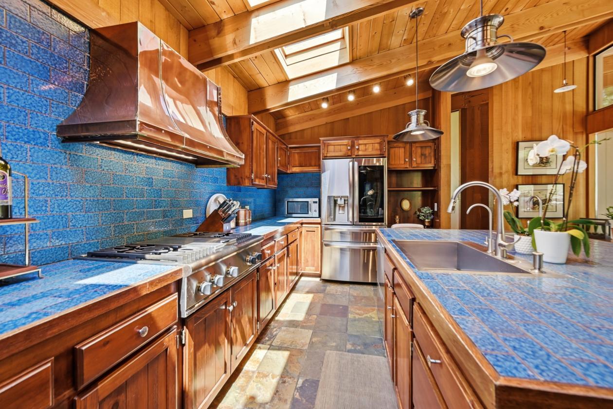 MCM Architecture & Mountain Views! - photo 13