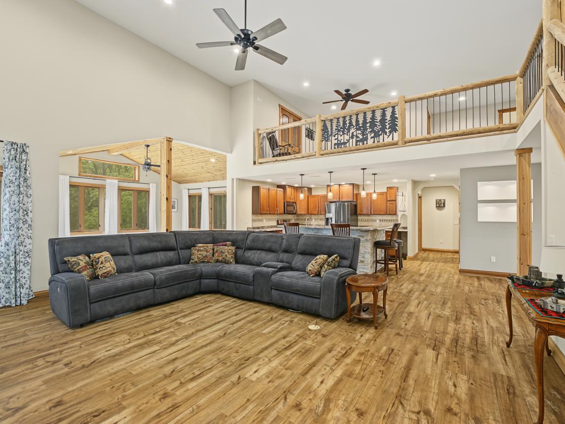 Approx 62 exceptional hunting acres w/ barndo - photo 8