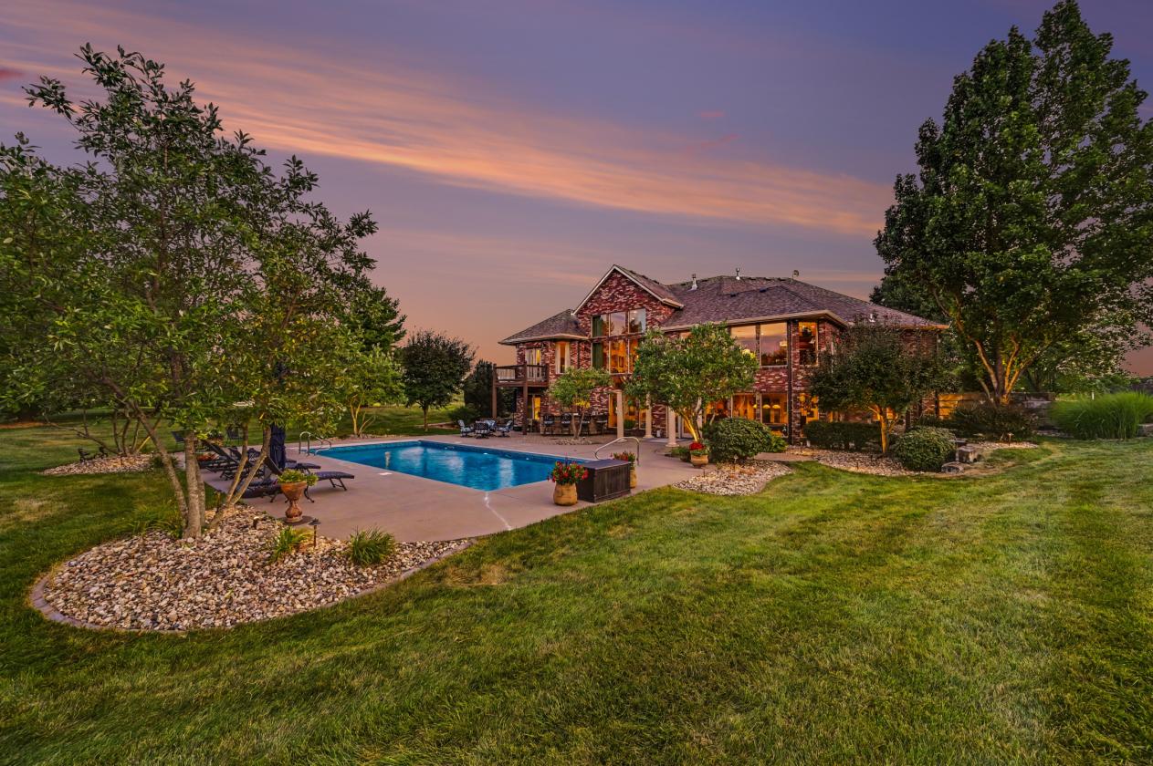 Outstanding Estate Including 20 Acres - photo 6