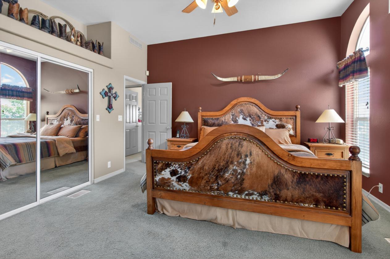 Exquisite 23.6 Acre Equestrian Estate - photo 6