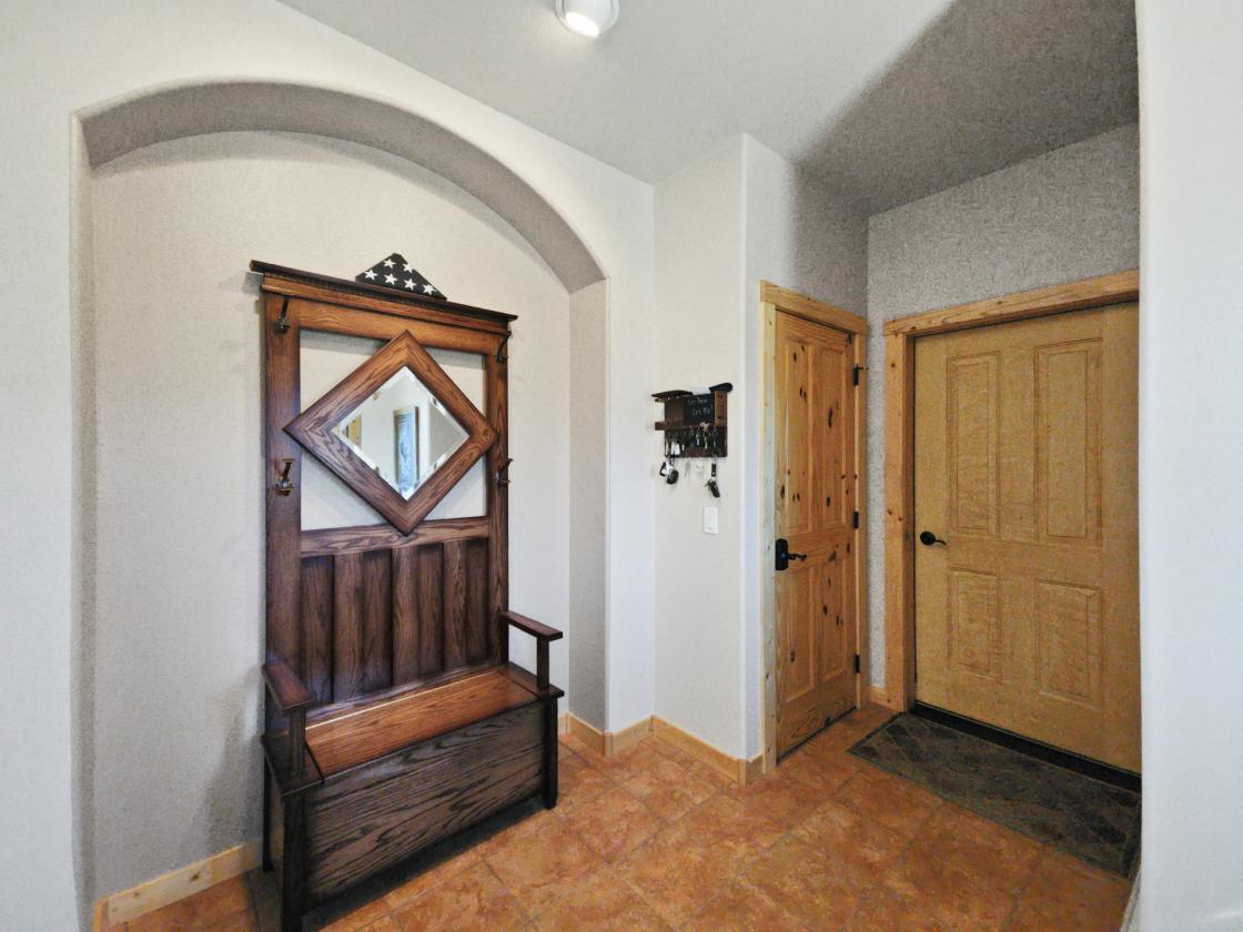 North Fork Valley Gem with Views and Privacy - photo 8