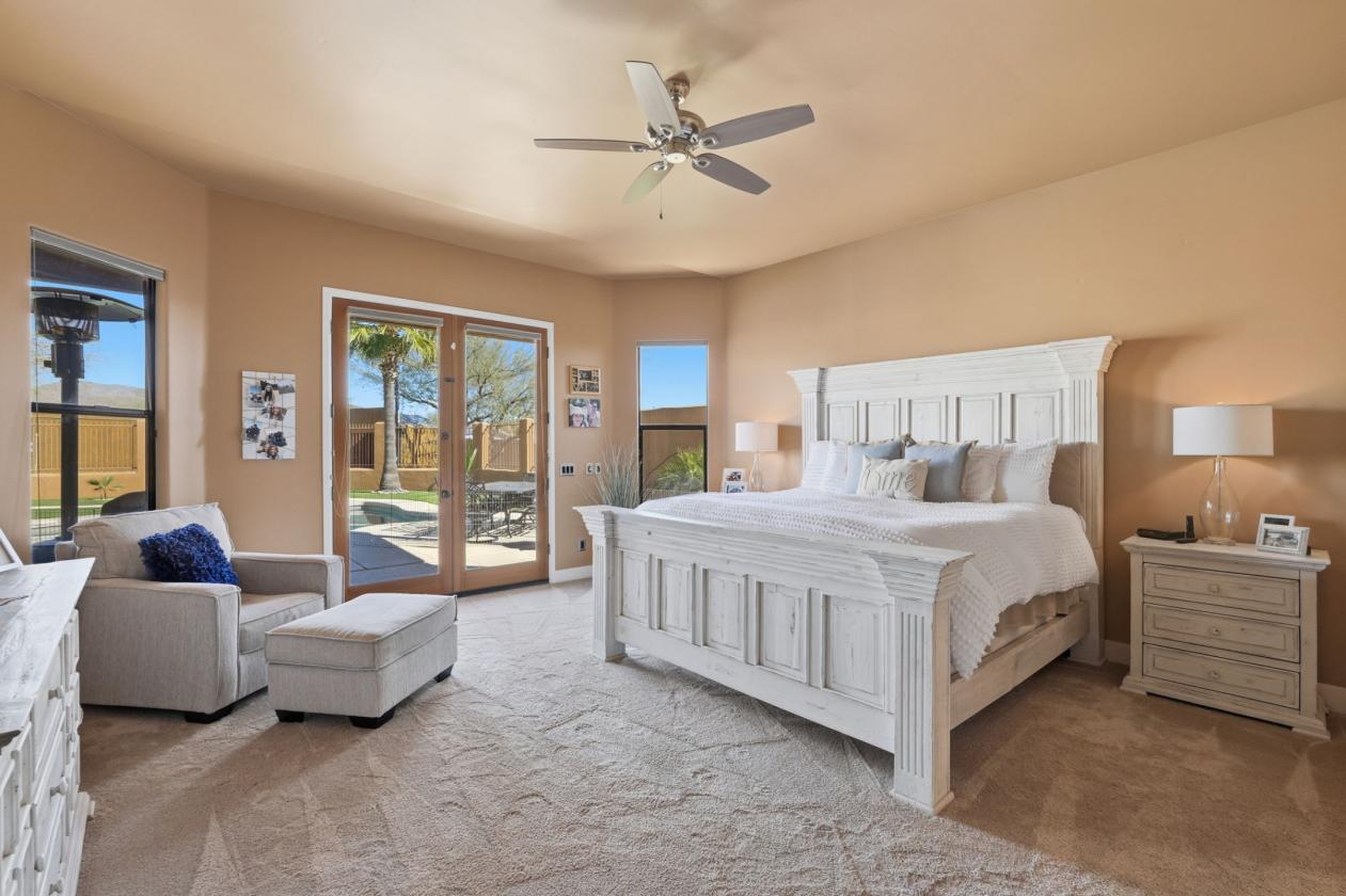 Desert Hills Luxury horse property on over an acre - photo 18