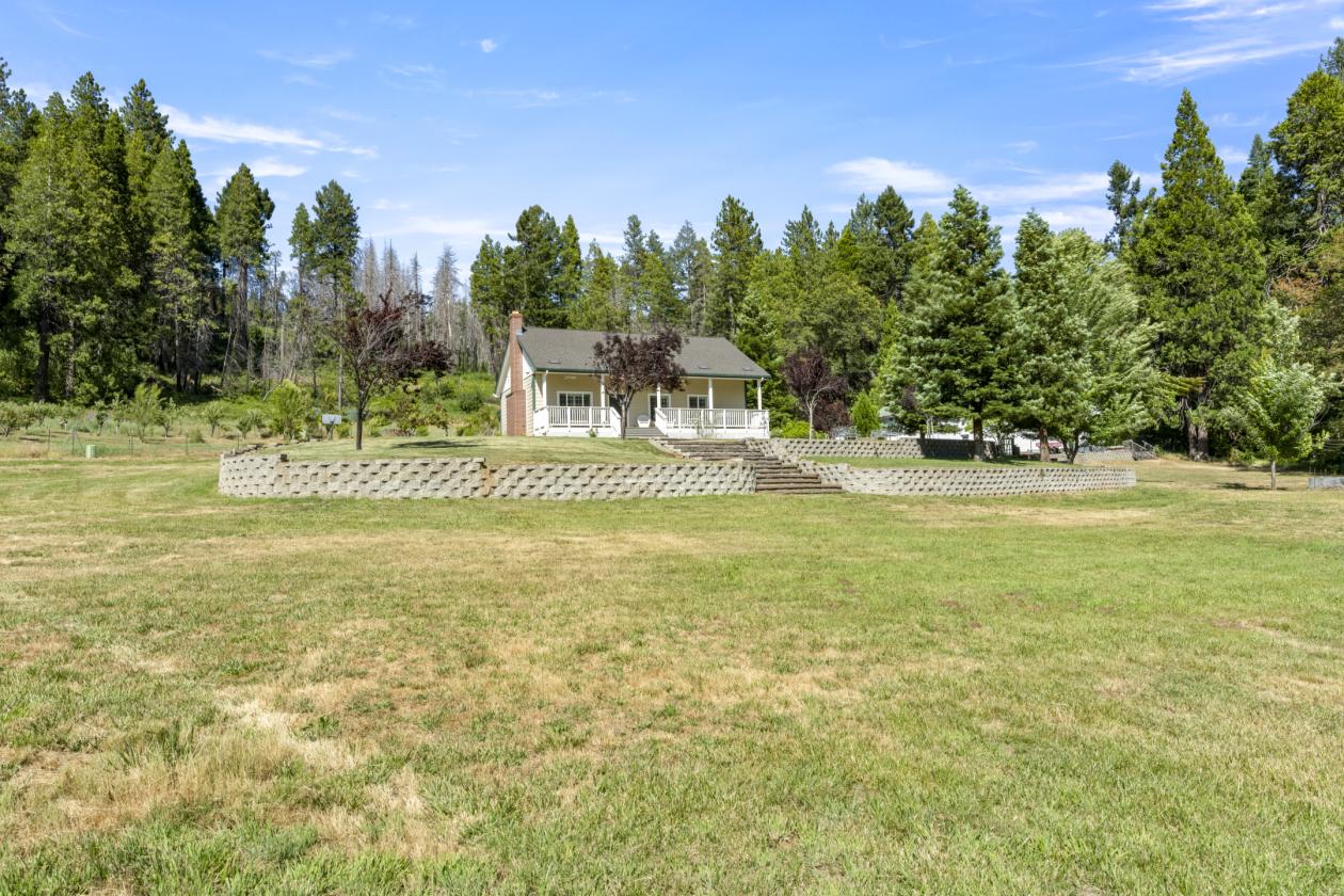 Beautiful Apple Hill Property - photo 27
