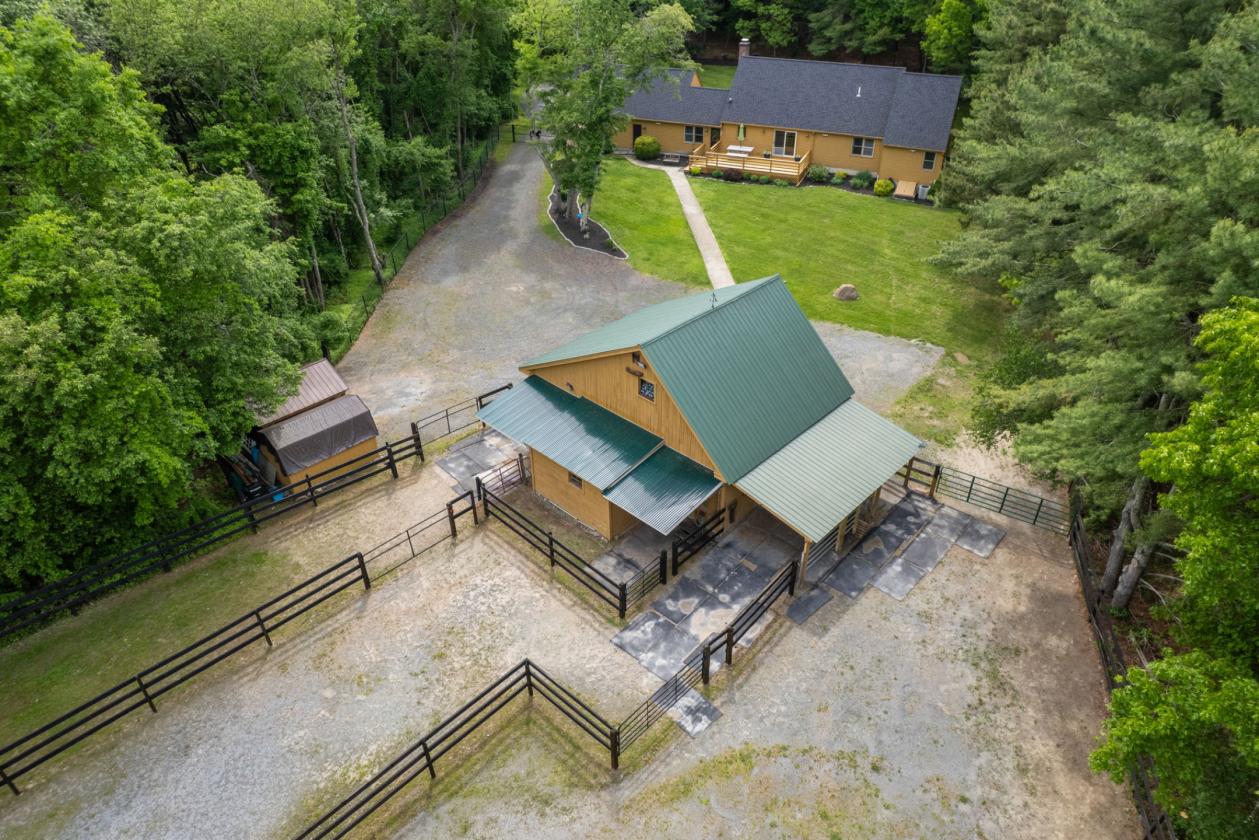 Idyllic & Private Equestrian Estate - photo 6