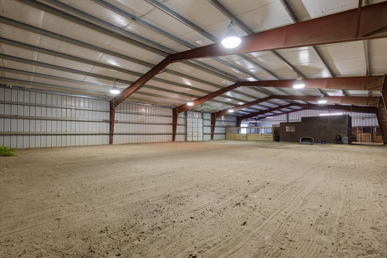 A Luxurious Equestrian Mountain View Estate! - photo 23