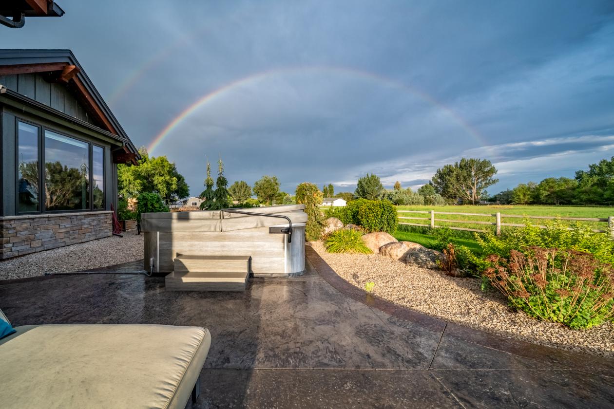 A Grand Wyoming Equestrian Estate Near Yellowstone - photo 12