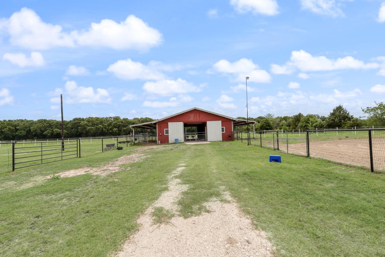 78 Acres, Sandy Loam, Barn, Arena, East of Dallas! - photo 10