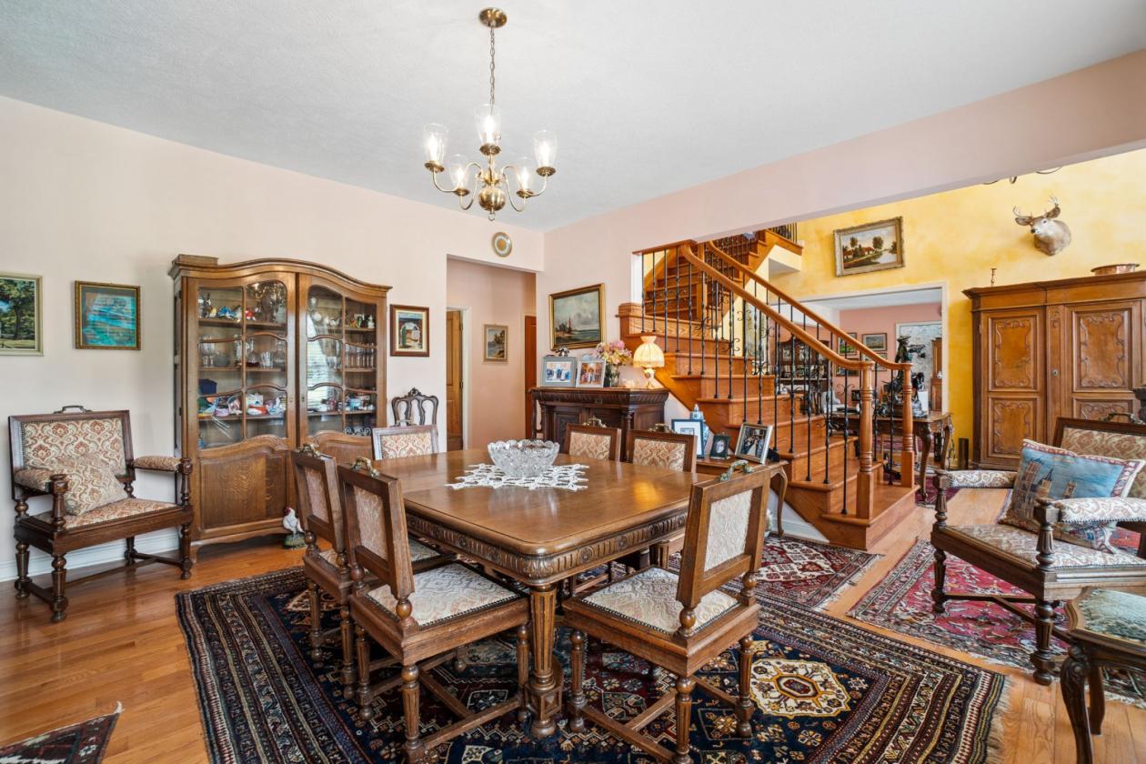 Distinctive Country Estate w 19 stall Horse Barn - photo 13