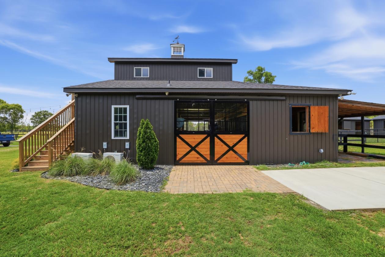 Thoughtfully Designed Luxury Equestrian Estate - photo 6