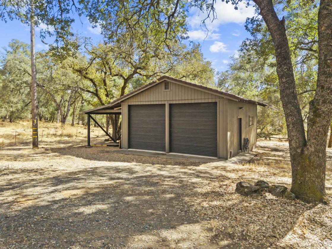 10-Acre Ranch in Equestrian Community - photo 7
