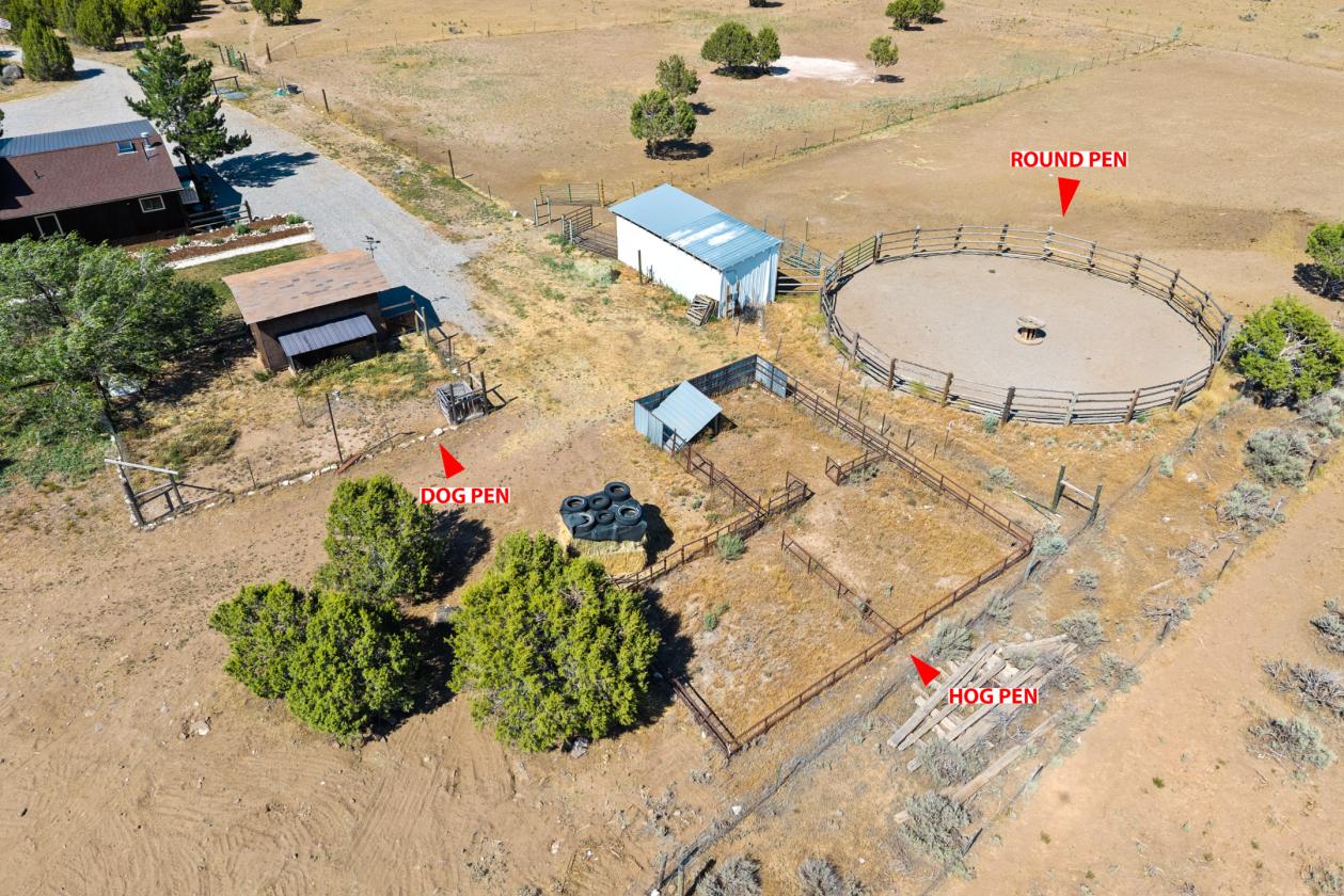 Horse Property with stunning views - photo 27