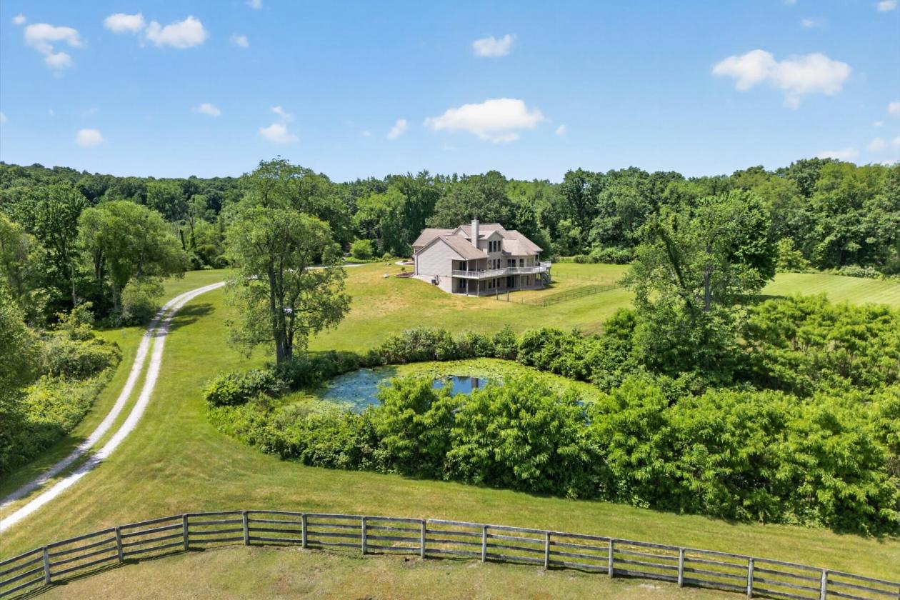Luxury Equestrian estate with a large arena - photo 28