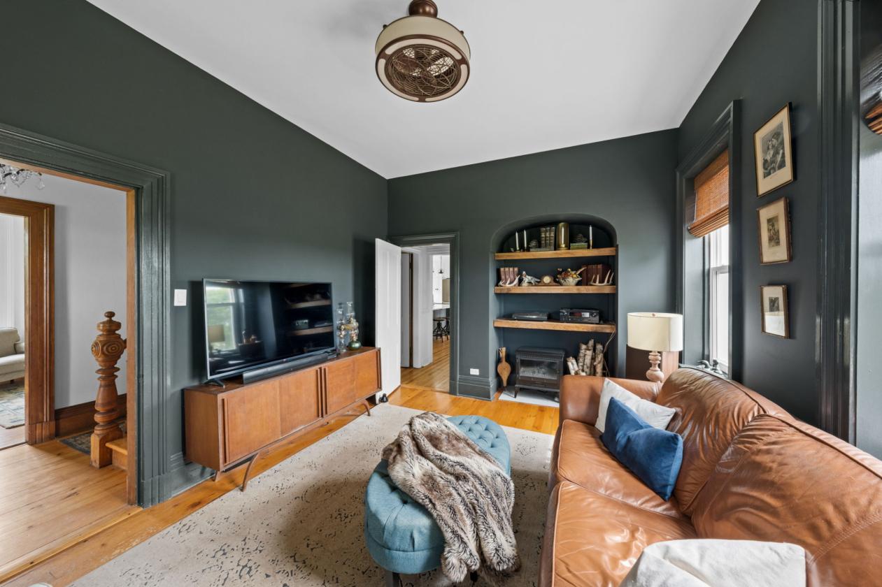 Turnkey equestrian farm w/renovated house/barns! - photo 14
