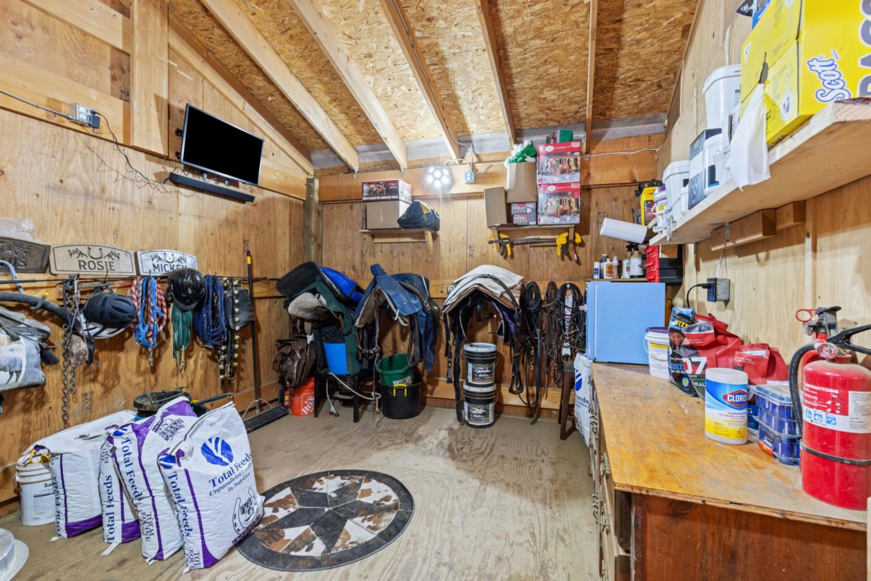WHERE COLORADO HORSE COUNTRY MEETS LUXURY LIVING - photo 19