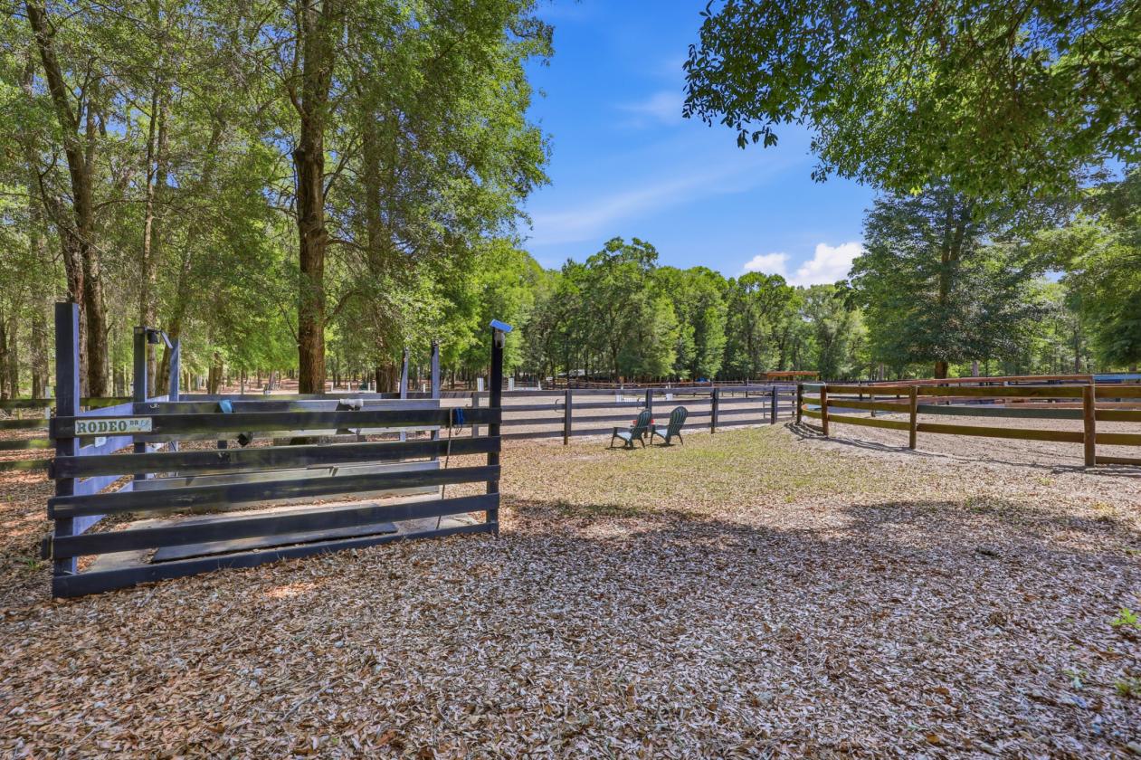5.89-Acre Farm with 6-Stall Center-Aisle Barn - photo 21