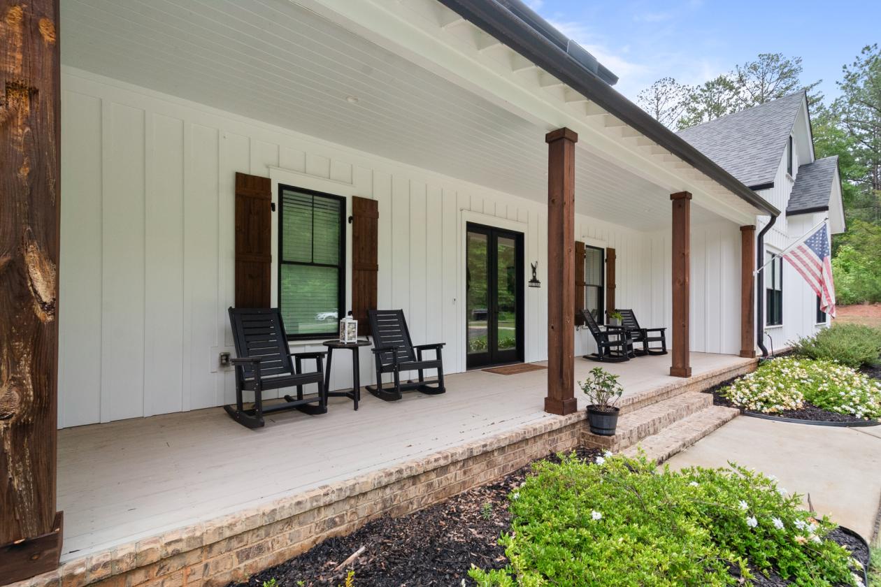 Blalock Lakes' Premier Equestrian Estate - photo 3