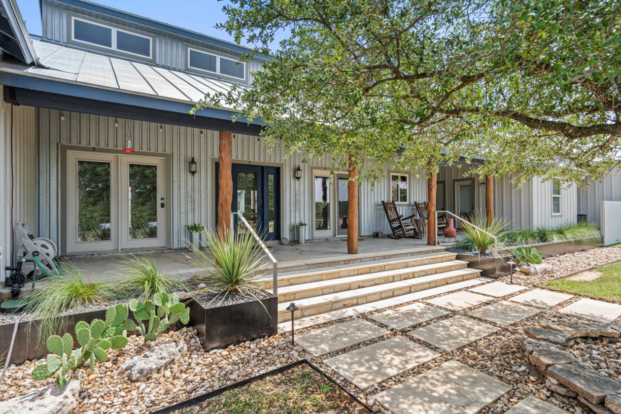 Horse Property for sale.