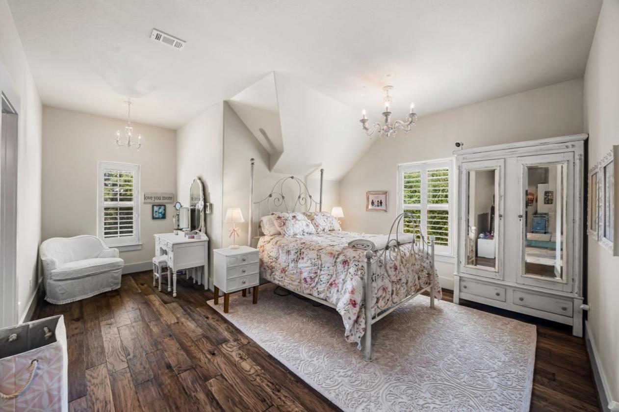 13.6 Acres of Luxury in the Gated Community - photo 14