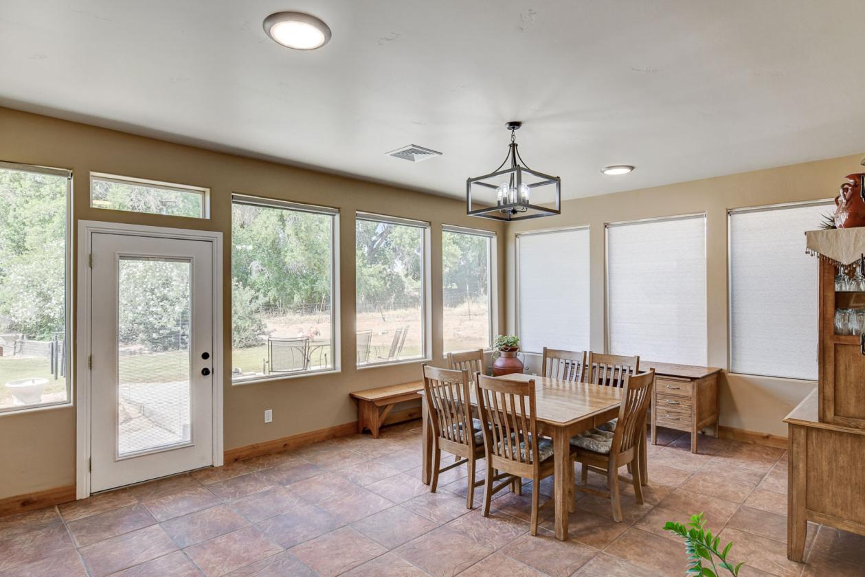 Custom Home, 2 Arenas, Barn, Orchard, WATER RIGHTS - photo 12