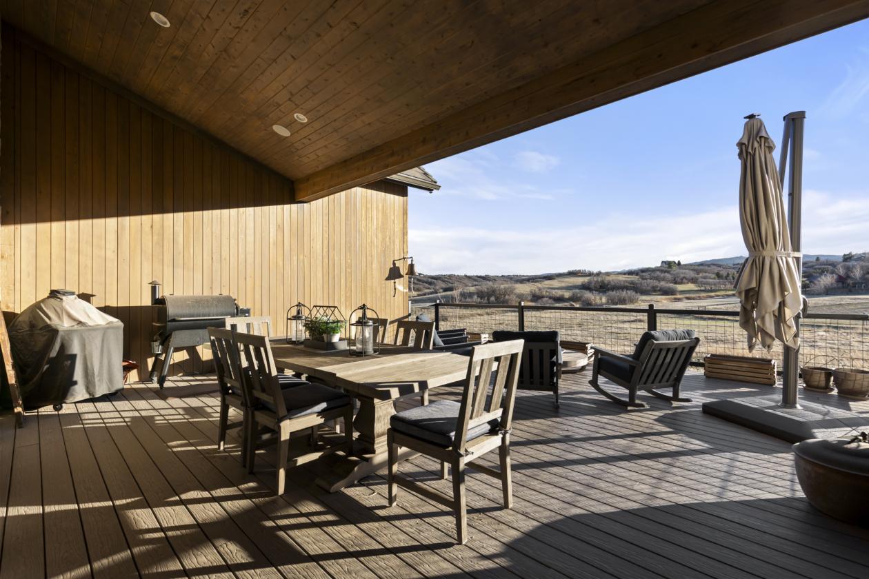 Exceptional Mountain Residence with Room for Horses - photo 10