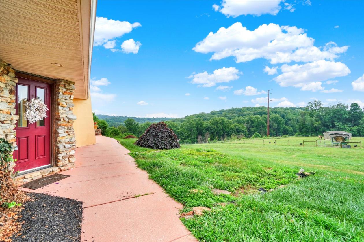 Luxury Equestrian estate on 25+ Acres - photo 16