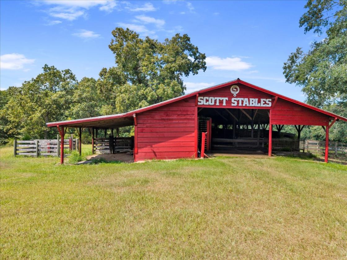 Private Equestrian Estate - photo 3
