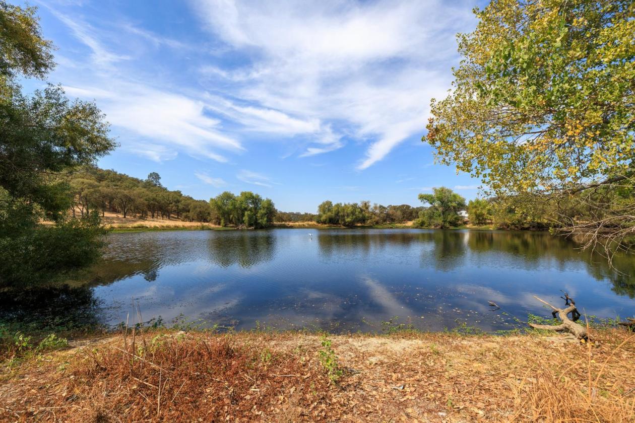 SPECTACTULAR LAKE FRONT HORSE PROPERTY RANCHETTE!! - photo 30