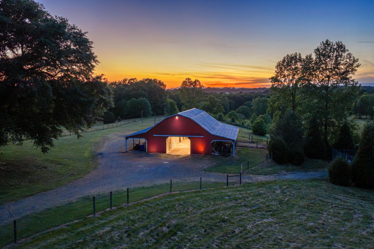 25-acre estate with river frontage and barn - photo 18