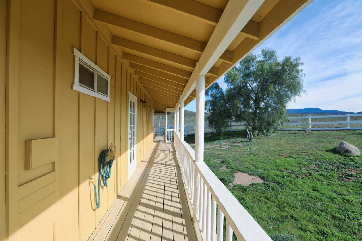 Equestrian property with 360 mountain views. Hemet, Riverside County, California