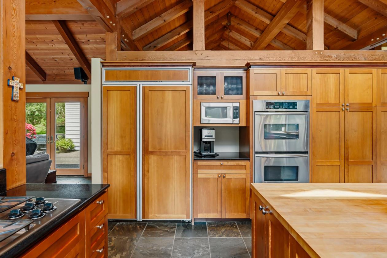 Timber Frame on 10 acres w/pool & arena - photo 20