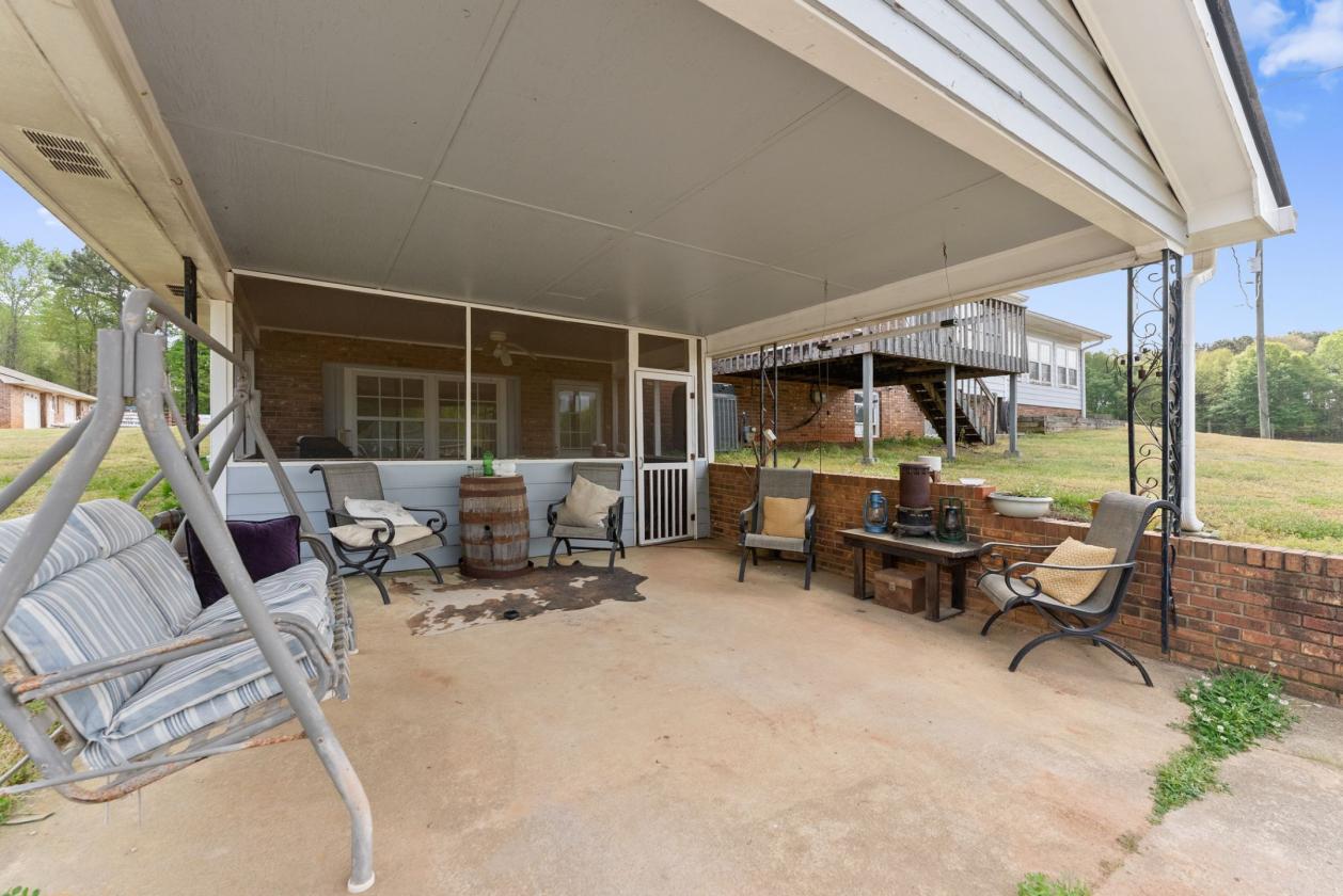 Beautiful Equestrian Estate on 19.8 Acres - photo 27