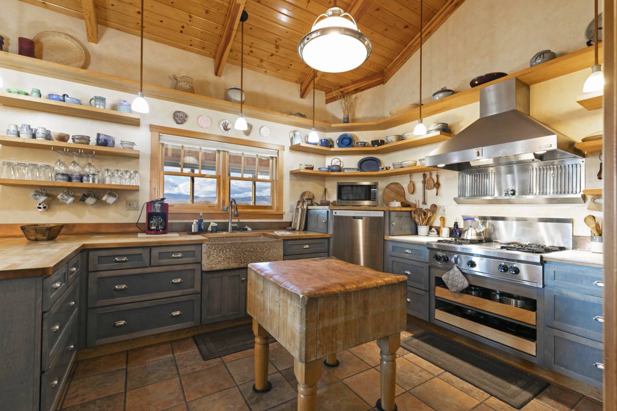 Phantom Spring Ranch on 470± Acres - photo 6