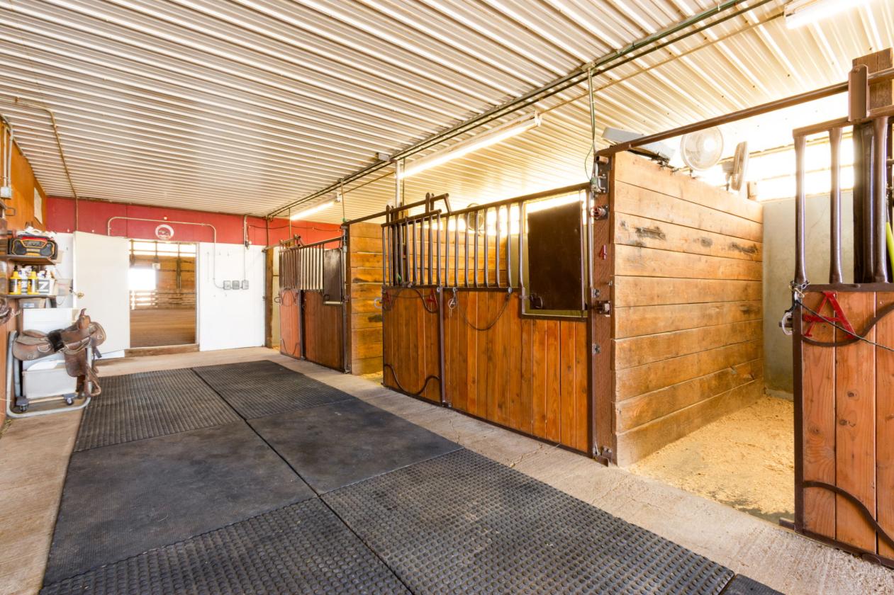 Exceptional 6.9-Acre Equestrian Property - photo 11