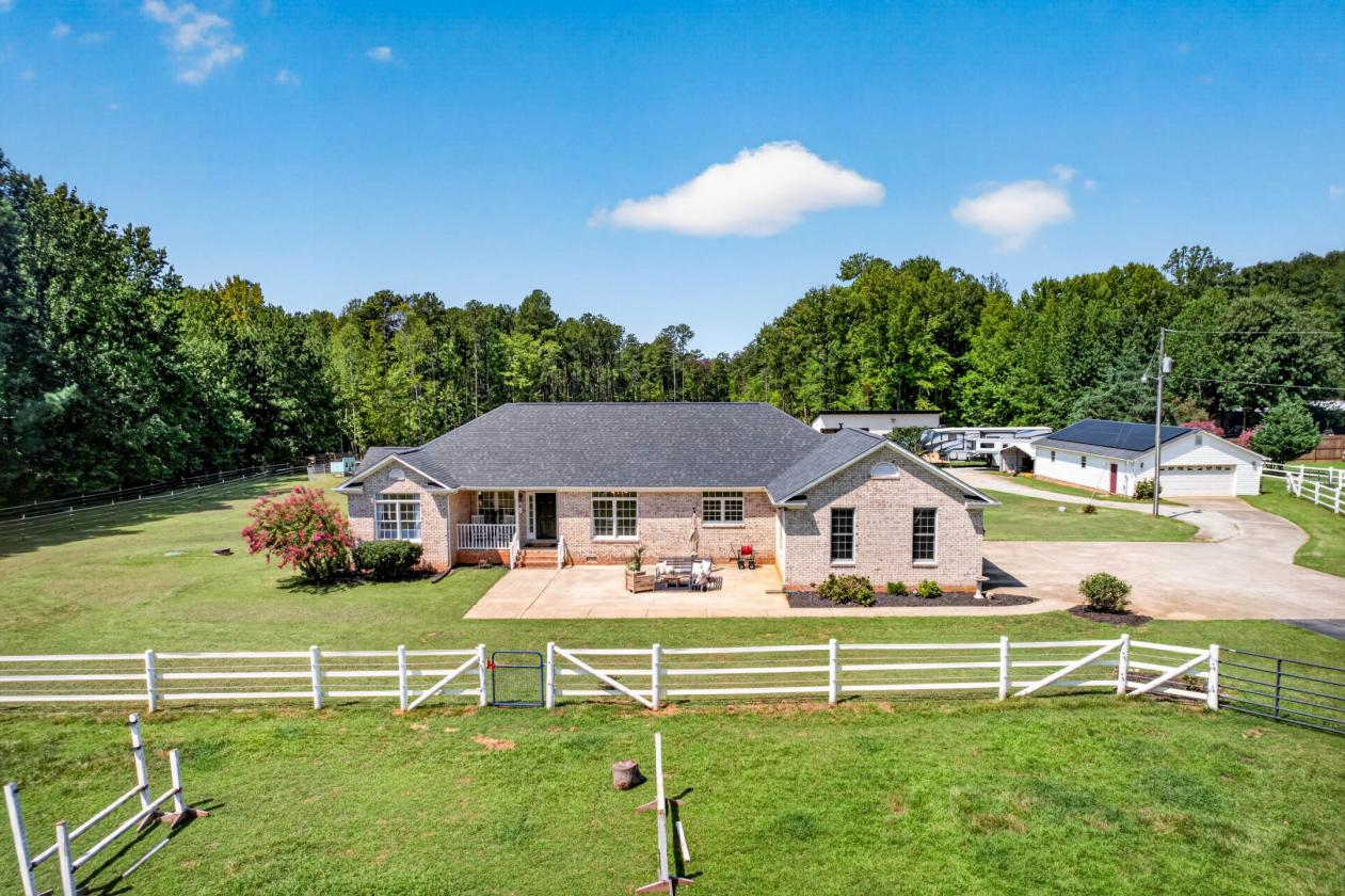 8 Acre Turn-Key Horse Property - photo 6