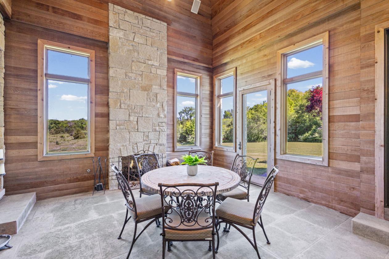 Luxury Estate with Equestrian Potential - photo 7