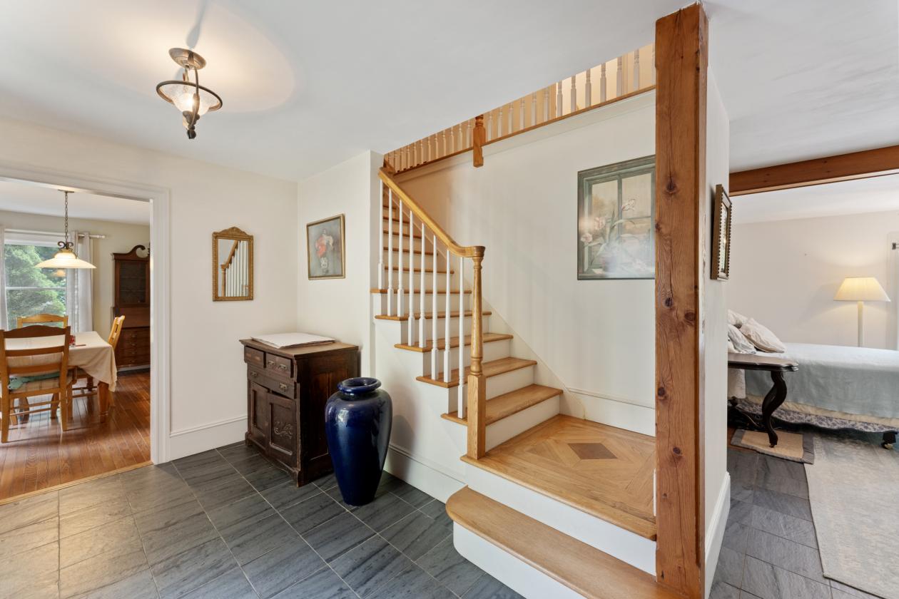 Exceptional Colonial with 2-Stall Barn on 6.22 Acres - photo 10