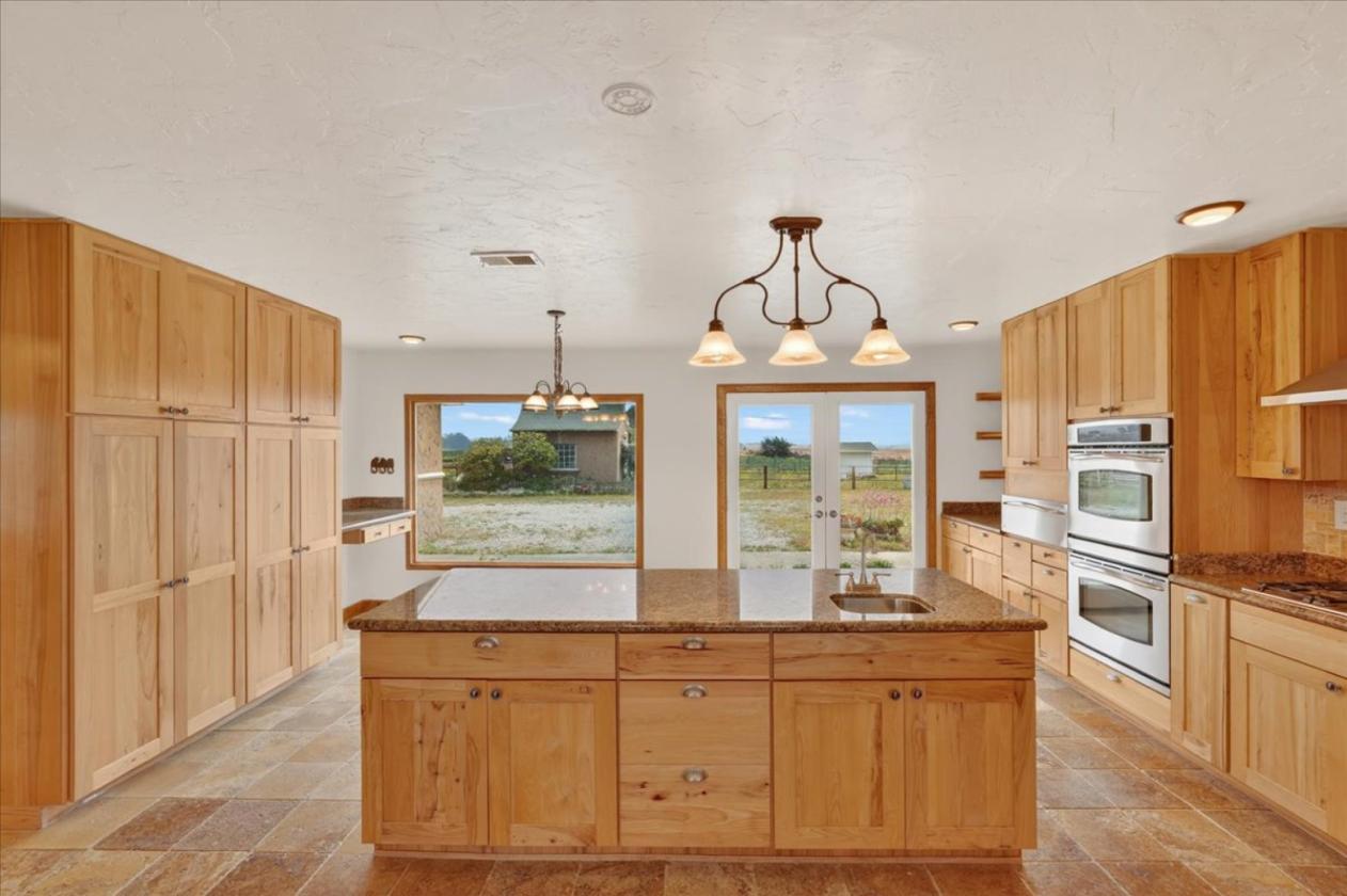 Spectacular horse property with ocean views! - photo 23
