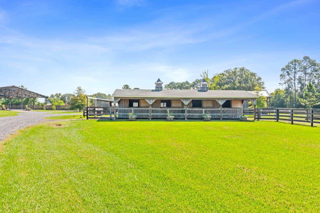 Lovely, turn key equestrian property with 2 arenas - photo 26