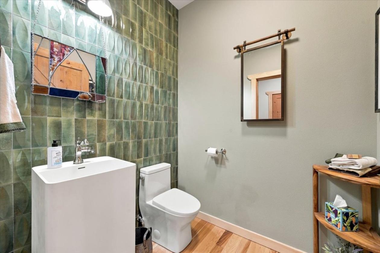 Bring Horses to gorgeous views and custom home! - photo 23