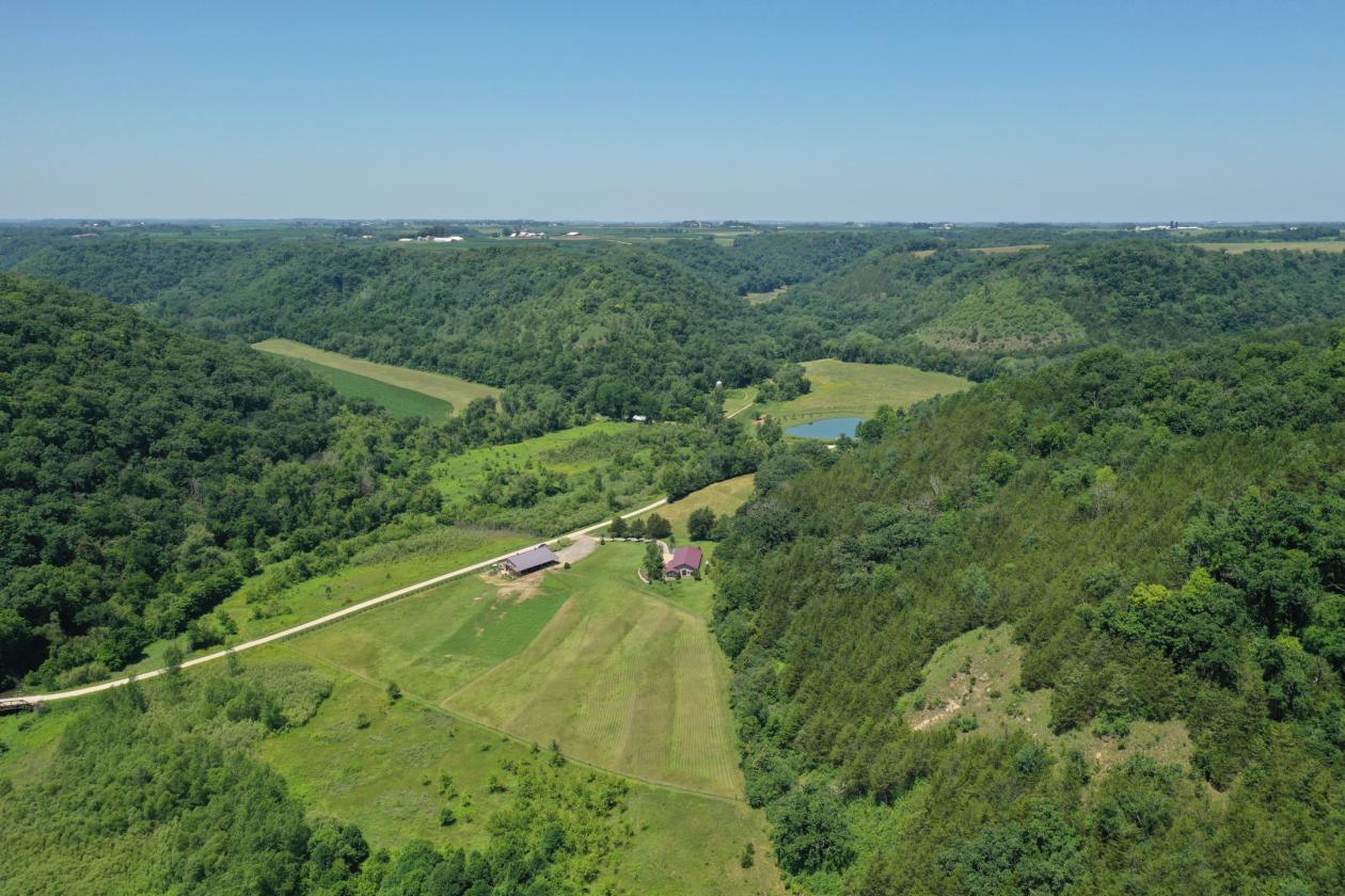 Horse/Hobby Farm on 17 Acres - photo 2