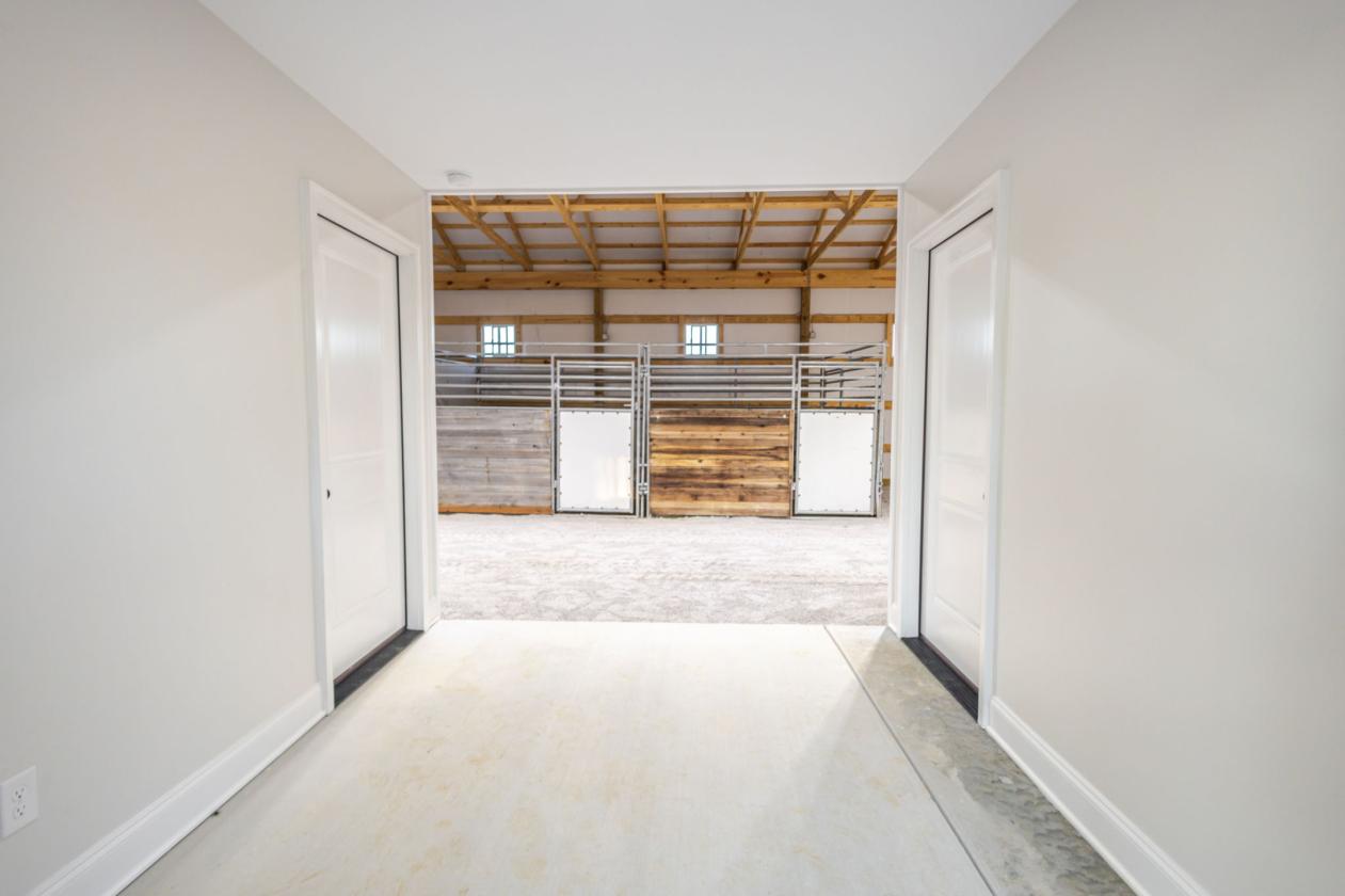 Barndominium & Acreage - photo 17