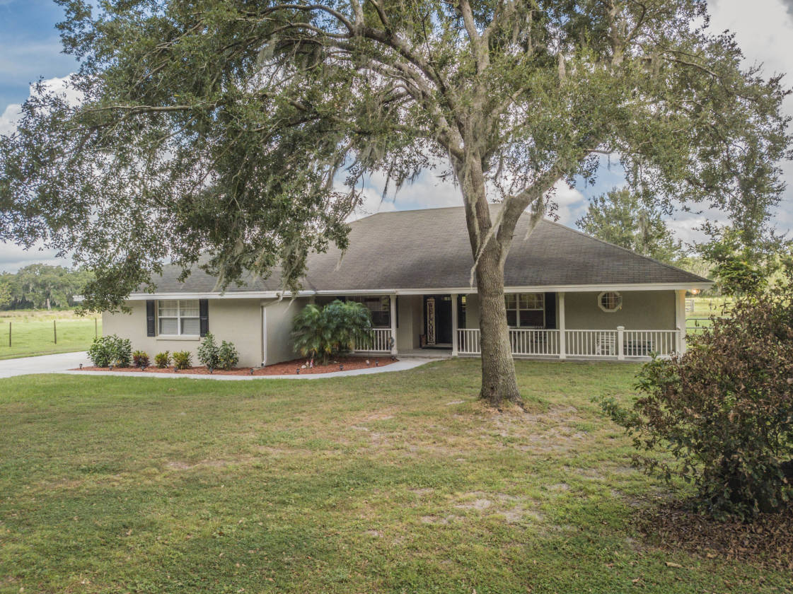 Beautiful Central Florida Estate. Cattle/ Horse farm with a Pool... Lakeland, Polk County