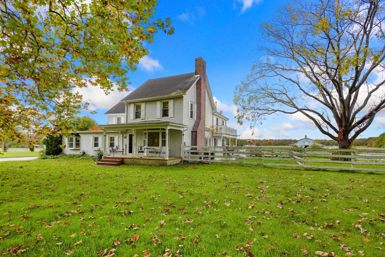 Rare Find Farm House with 106 acres in New Jersey Newfield