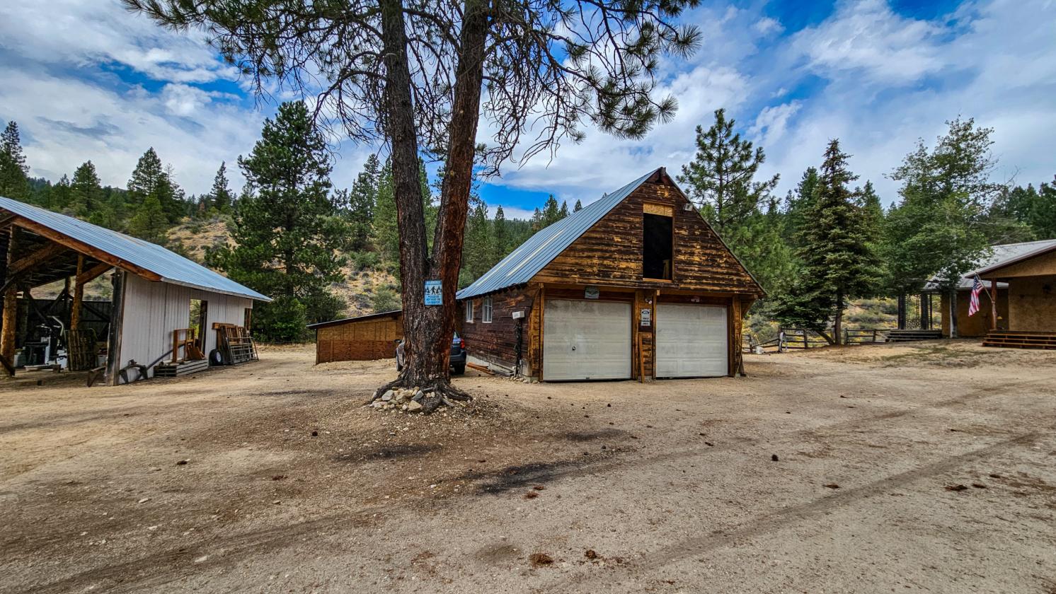 Mountain horse property backing to Boise Forest - photo 16