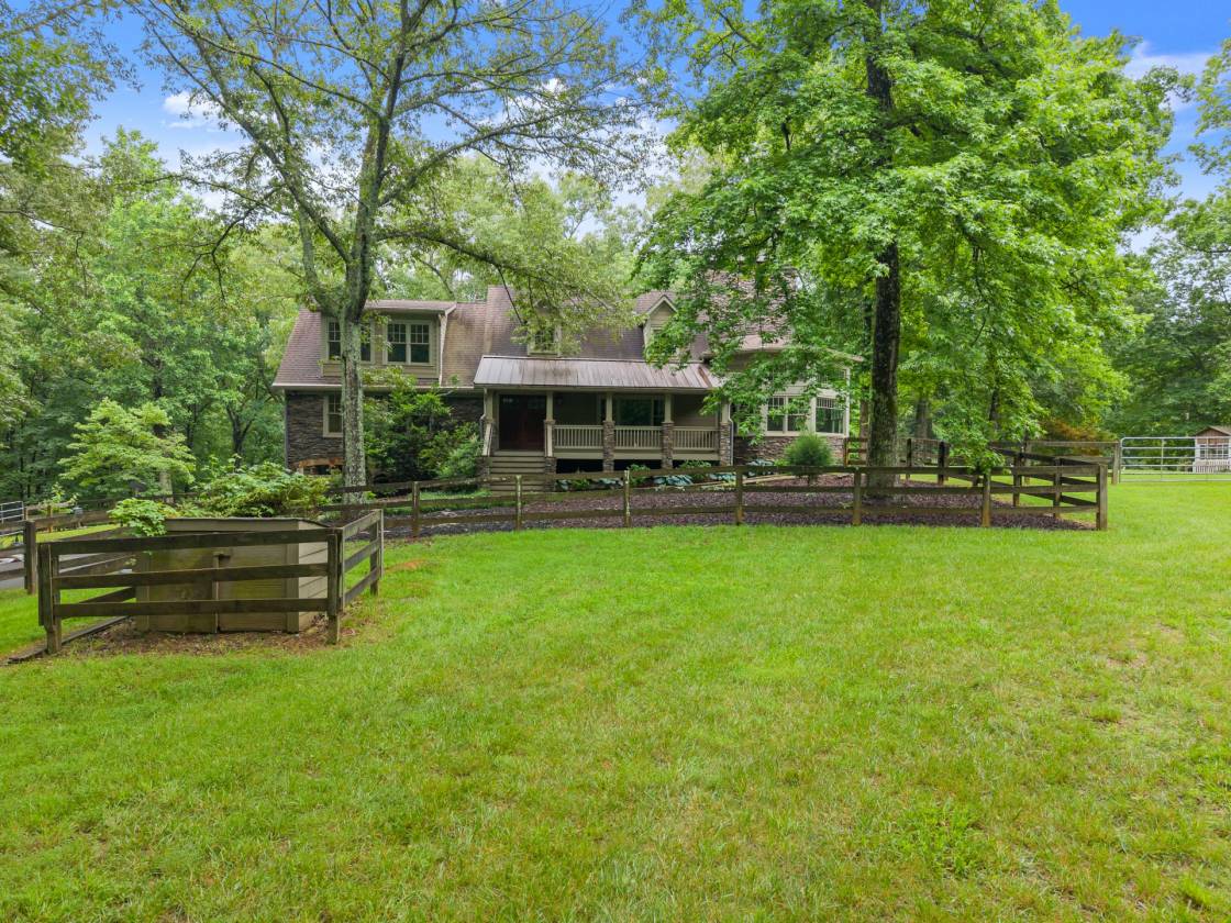 Horse Property for sale.