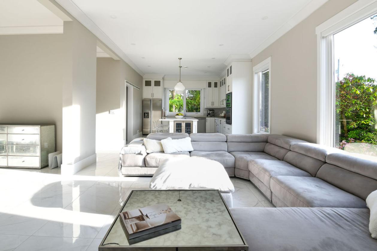 Luxury legacy estate on park-like 4.64 acres - photo 9