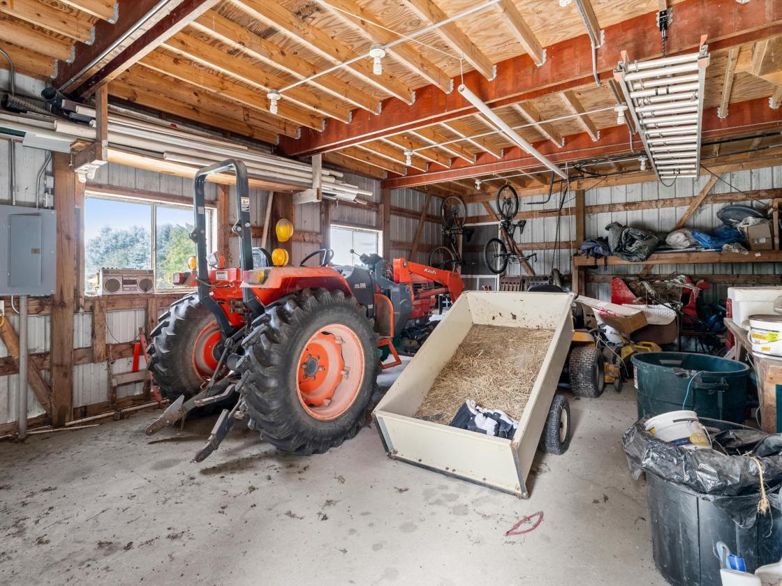 15 Acres Equestrian Living – Barn Arena Round Pen - photo 21