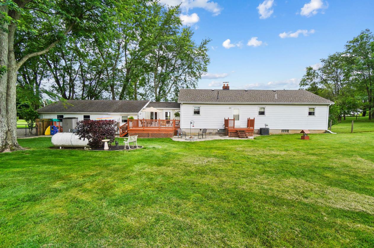 Heated Indoor Arena, Dedicated Hay Pasture & More! - photo 17