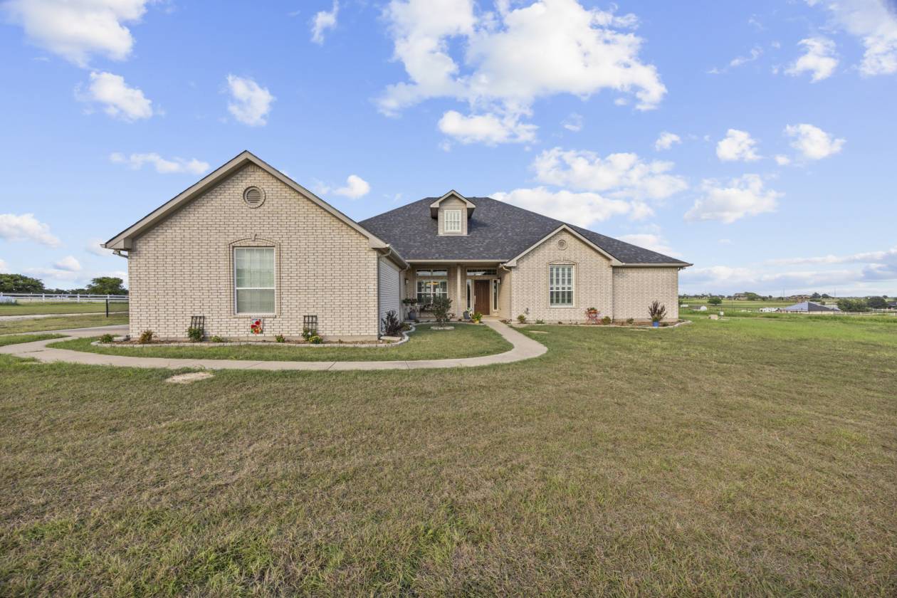 Horse Property for sale.